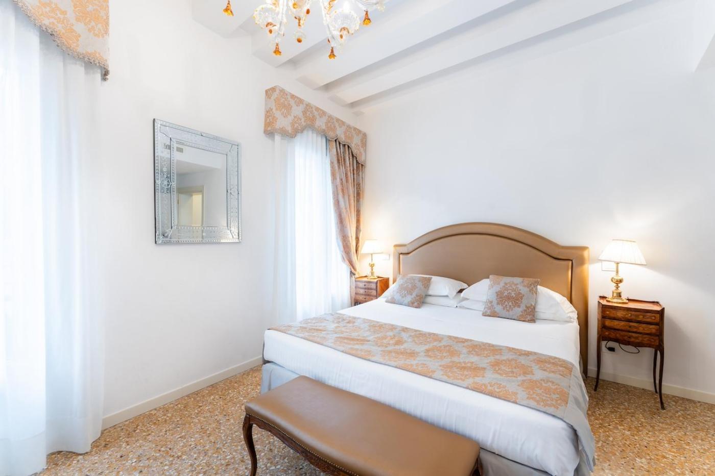 San Teodoro Palace - Luxury Apartments Venesia Bagian luar foto