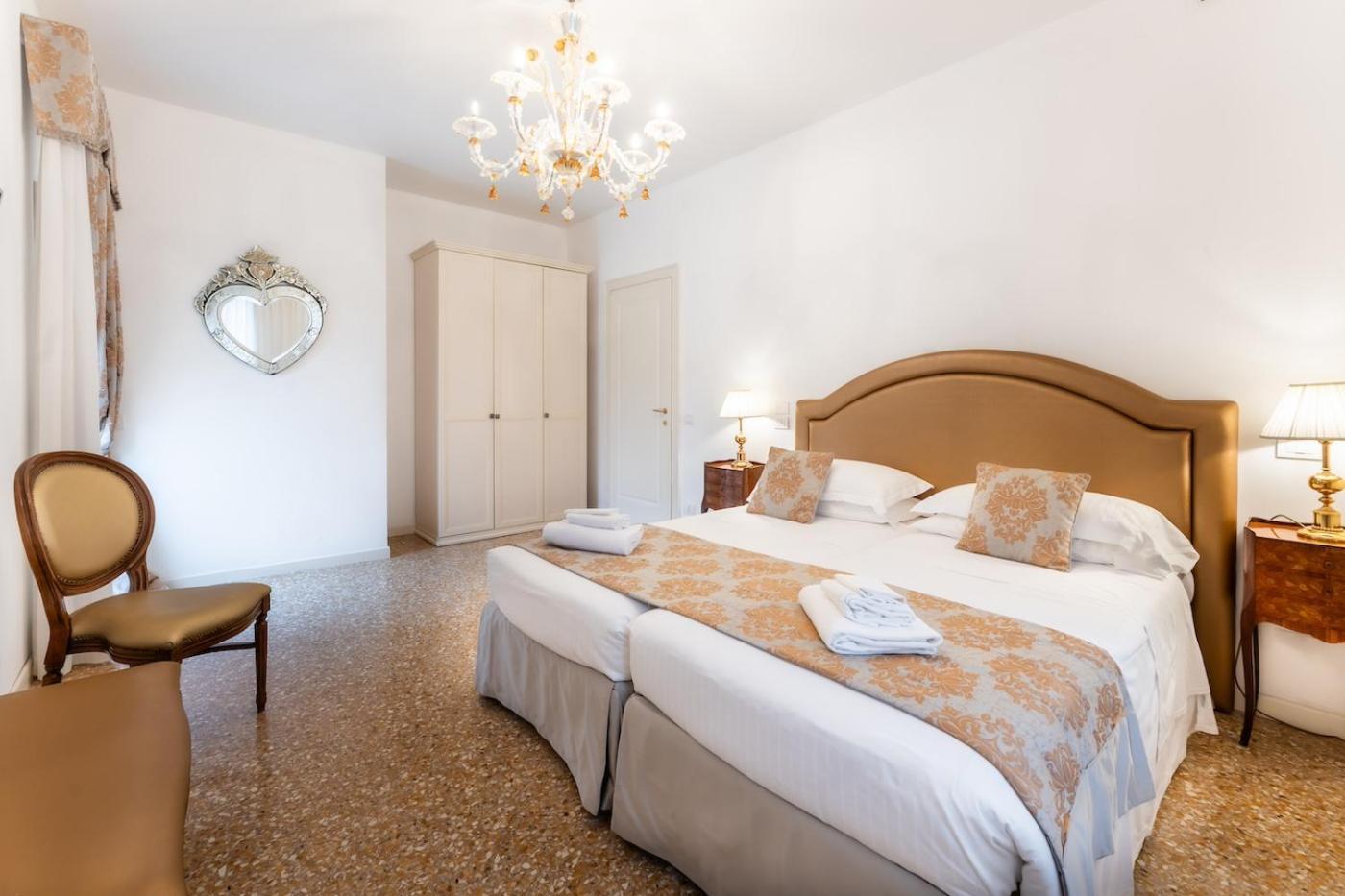 San Teodoro Palace - Luxury Apartments Venesia Bagian luar foto