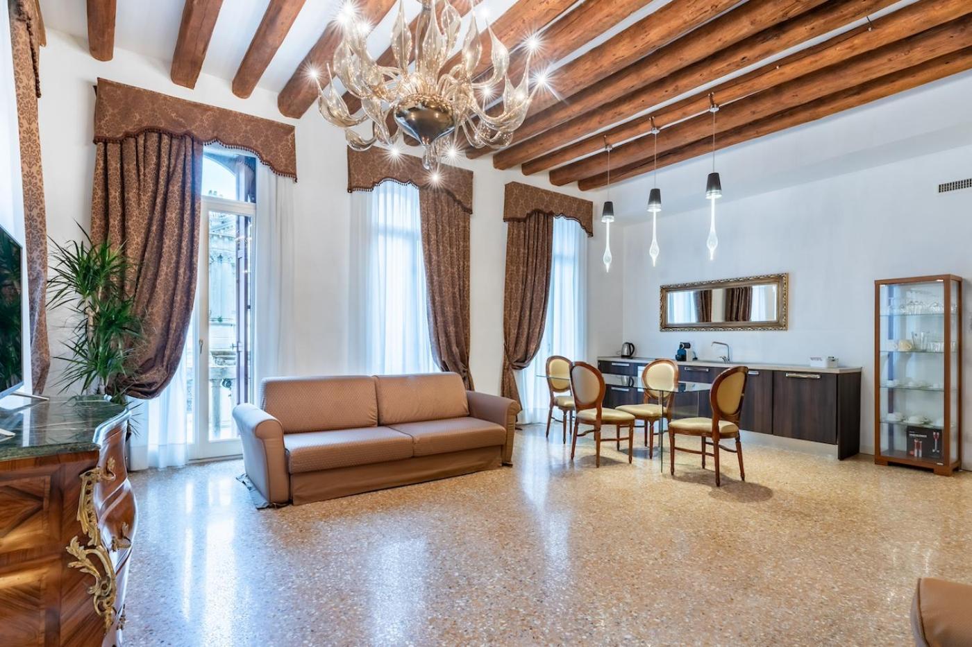 San Teodoro Palace - Luxury Apartments Venesia Bagian luar foto