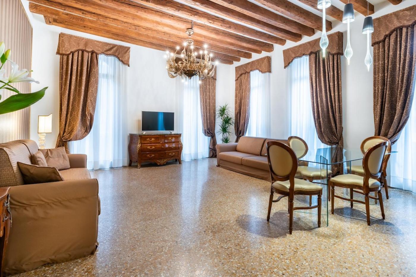 San Teodoro Palace - Luxury Apartments Venesia Bagian luar foto