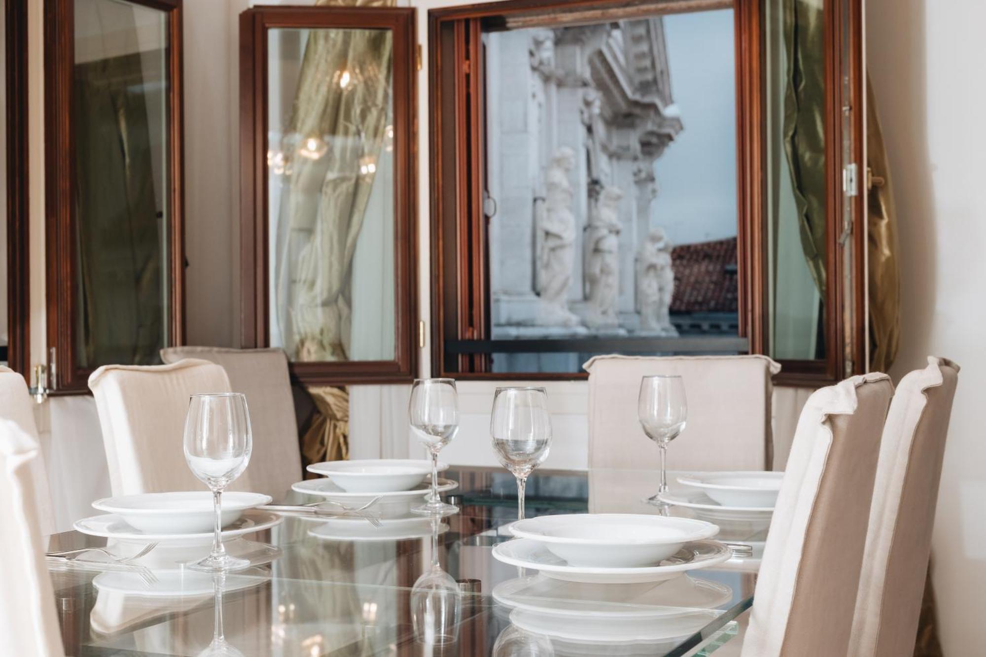 San Teodoro Palace - Luxury Apartments Venesia Bagian luar foto