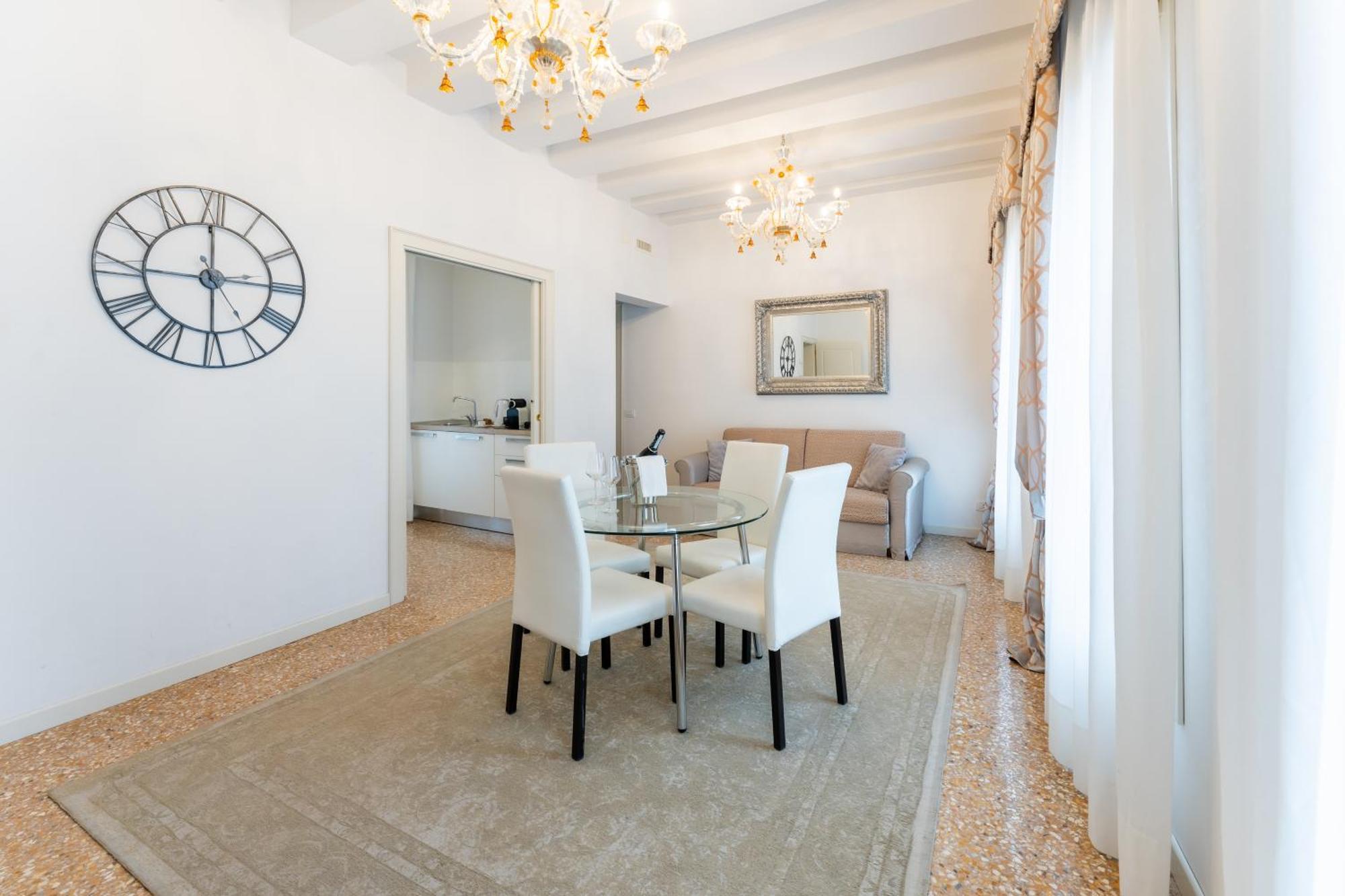 San Teodoro Palace - Luxury Apartments Venesia Bagian luar foto