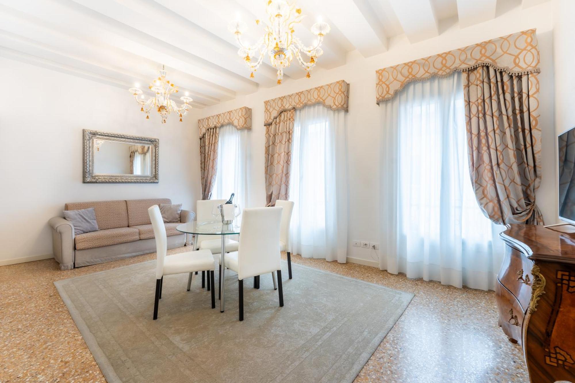 San Teodoro Palace - Luxury Apartments Venesia Bagian luar foto