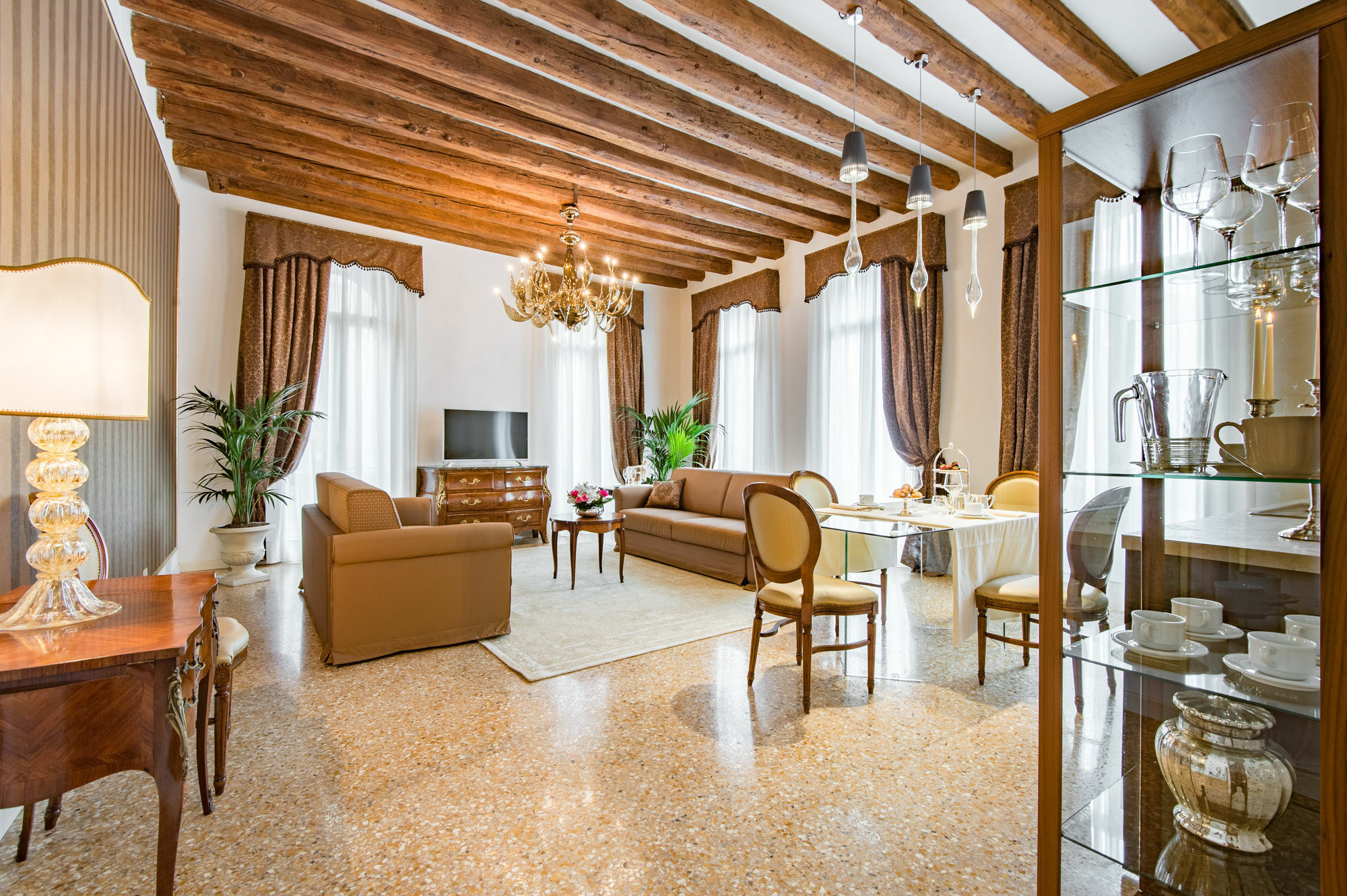 San Teodoro Palace - Luxury Apartments Venesia Bagian luar foto